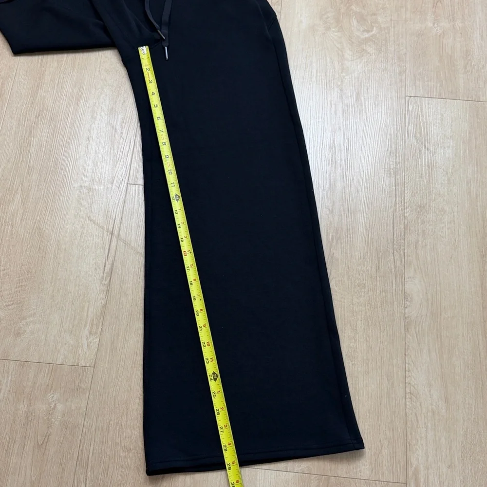 Spanx AIR ESSENTIALS Wide Leg Pant BLACK
Size XS PETITE - Picture 8 of 9